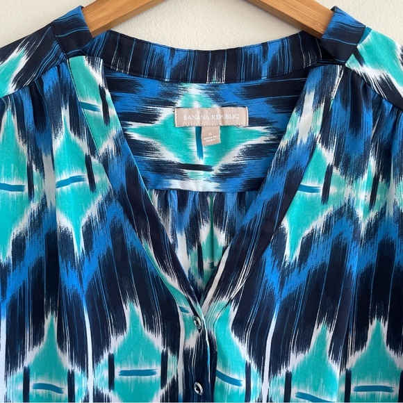 Banana Republic Blue Ikat Print Riviera Blouse Size Small - Picture 4 of 9